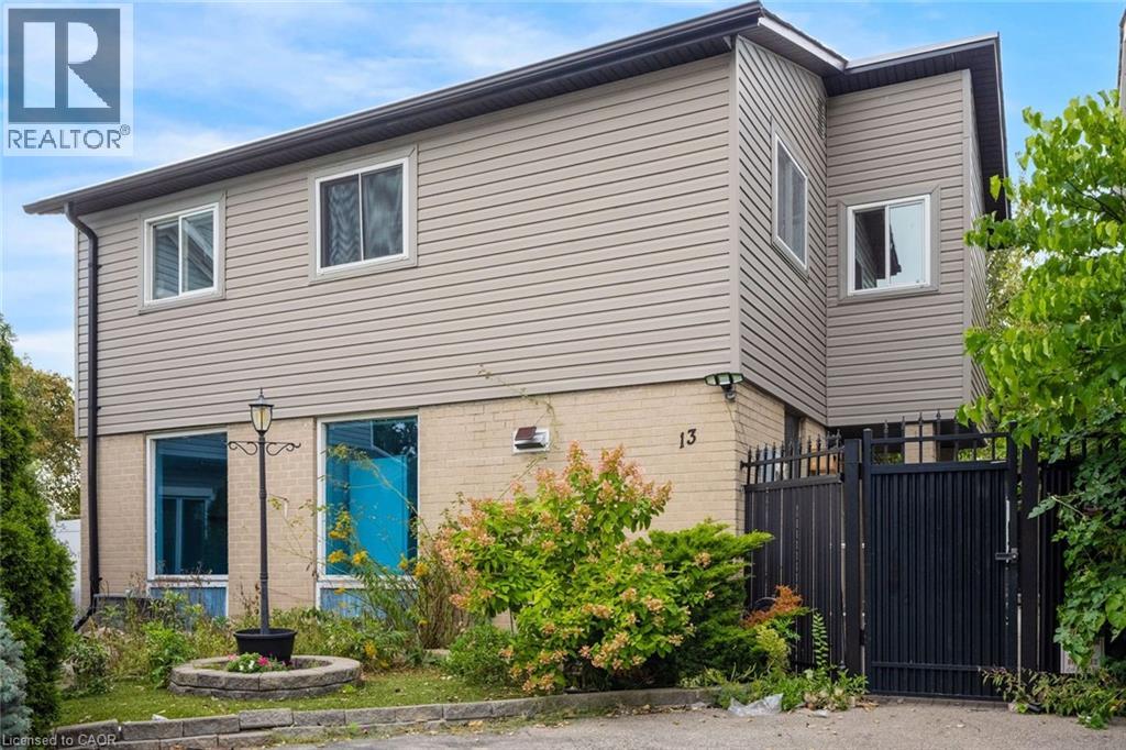 Property for sale at 13 HOLMSTEAD Court