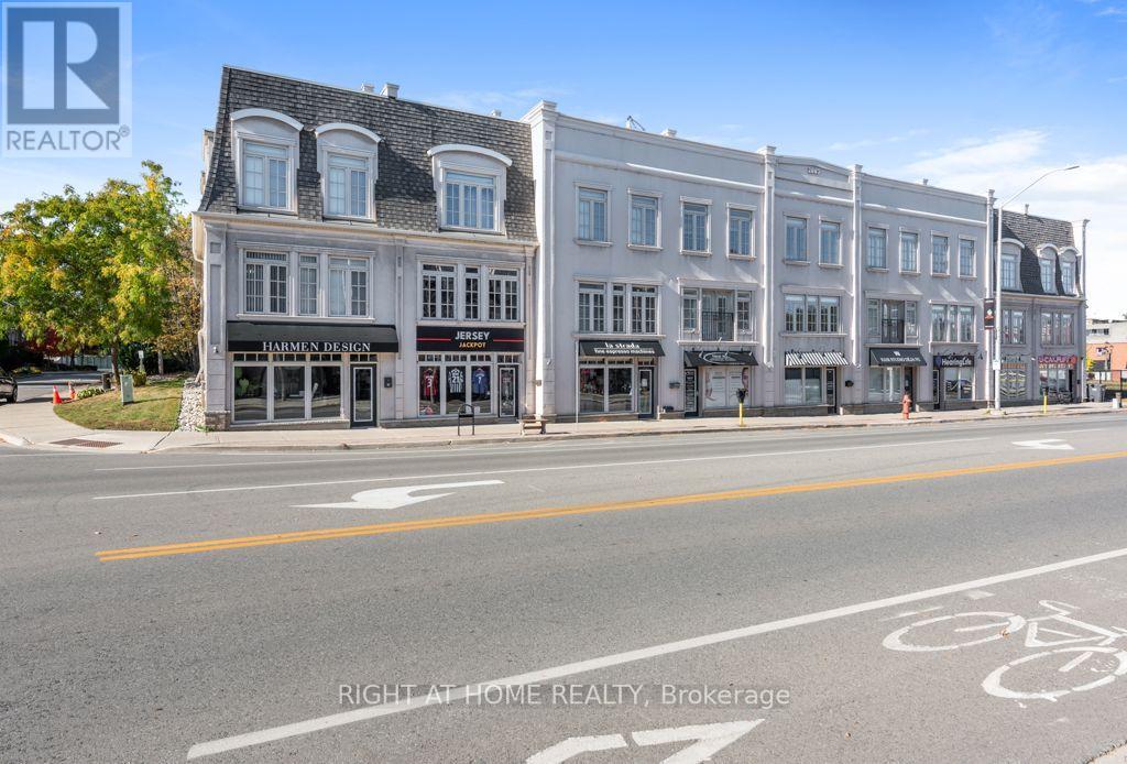 5- 121 Lakeshore Road West, Oakville, ON
