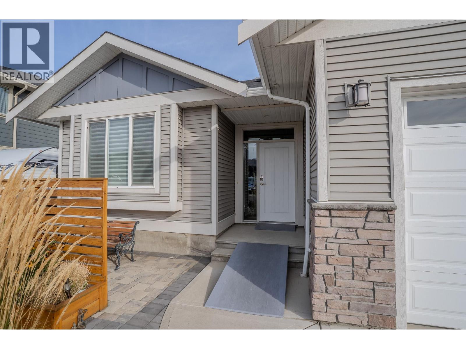 2620 ROSEWOOD Avenue, Kamloops - Image 1