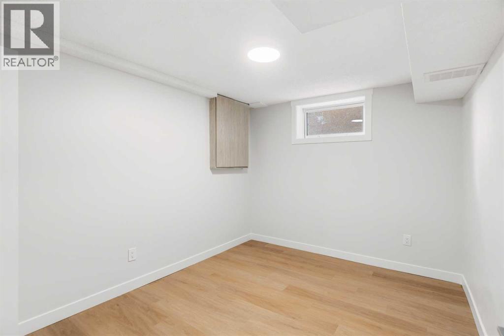 907 / 909 16 Street NE photo 41