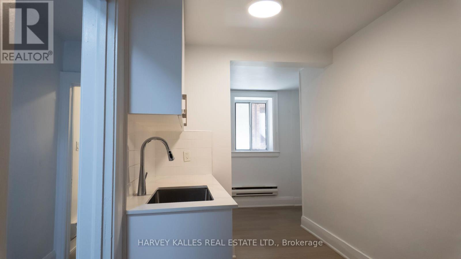 316 Lonsdale Unit 2 photo 2