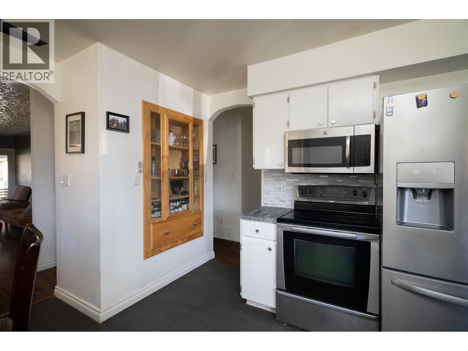 5590 SIMON FRASER AVENUE - 6