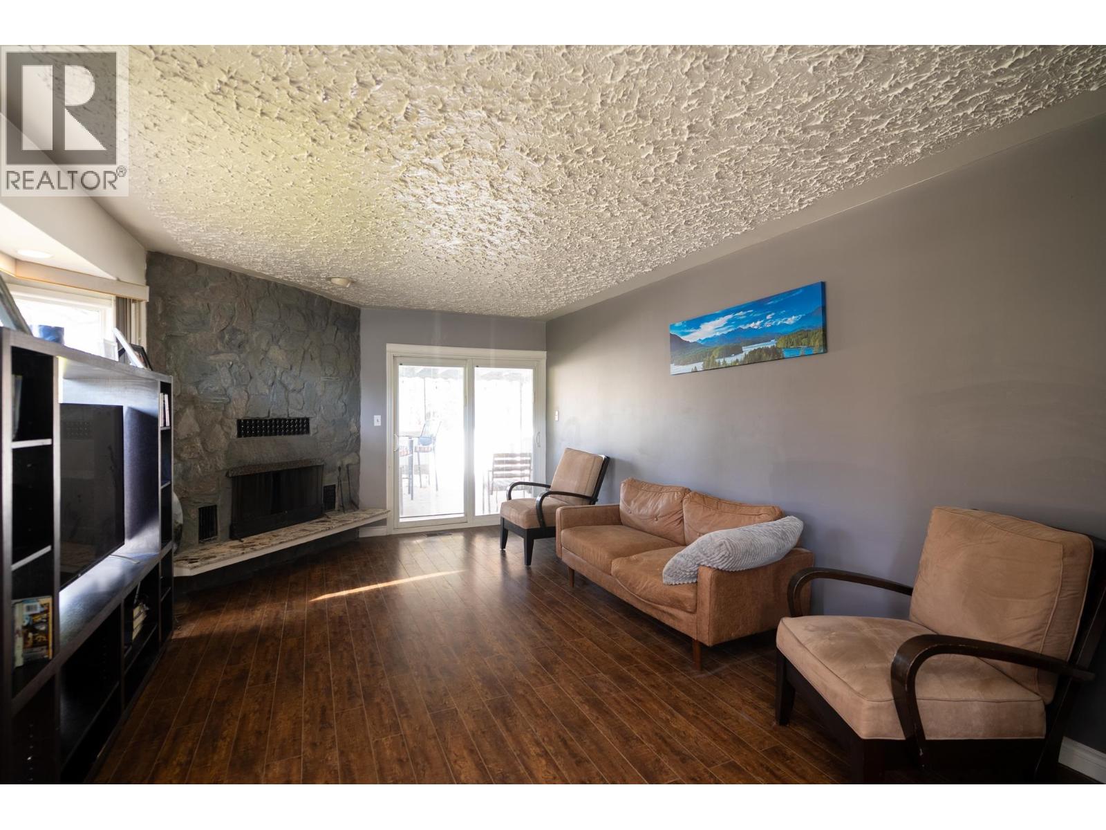 5590 SIMON FRASER AVENUE - 11