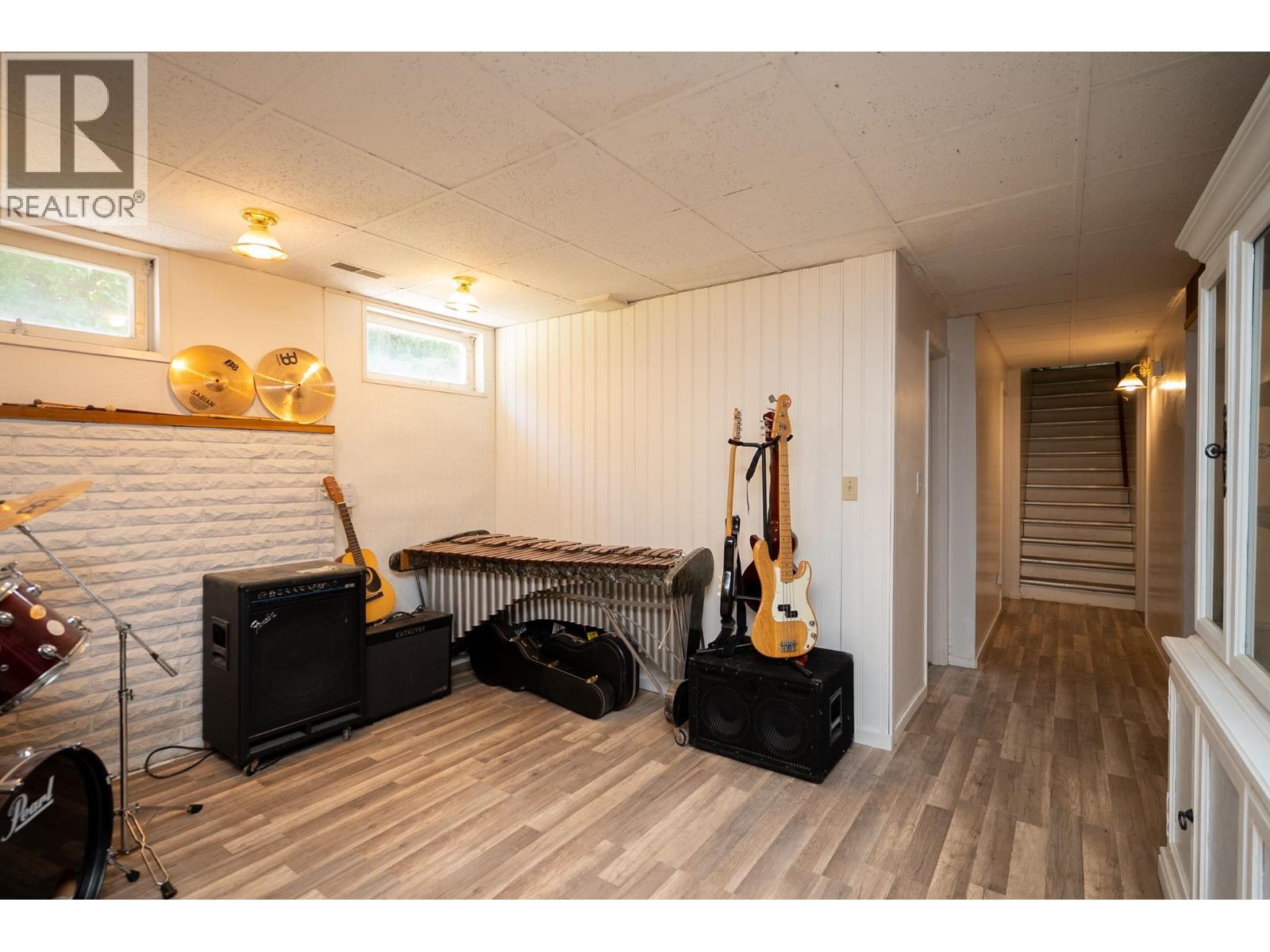 5590 SIMON FRASER AVENUE - 19