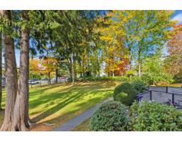14803 Holly Park Lane, Surrey, BC V3R6Y1 Photo 37
