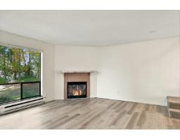 14803 Holly Park Lane, Surrey, BC V3R6Y1 Photo 11