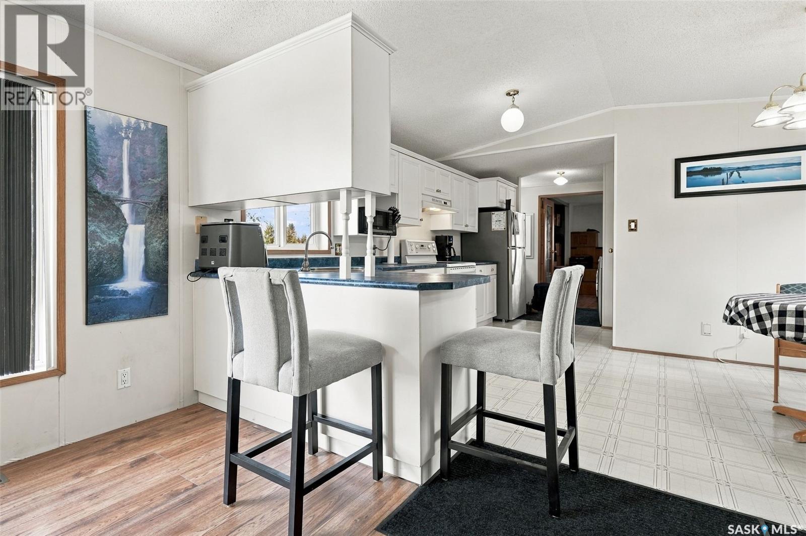 708 Main STREET S, Ituna — photo 12