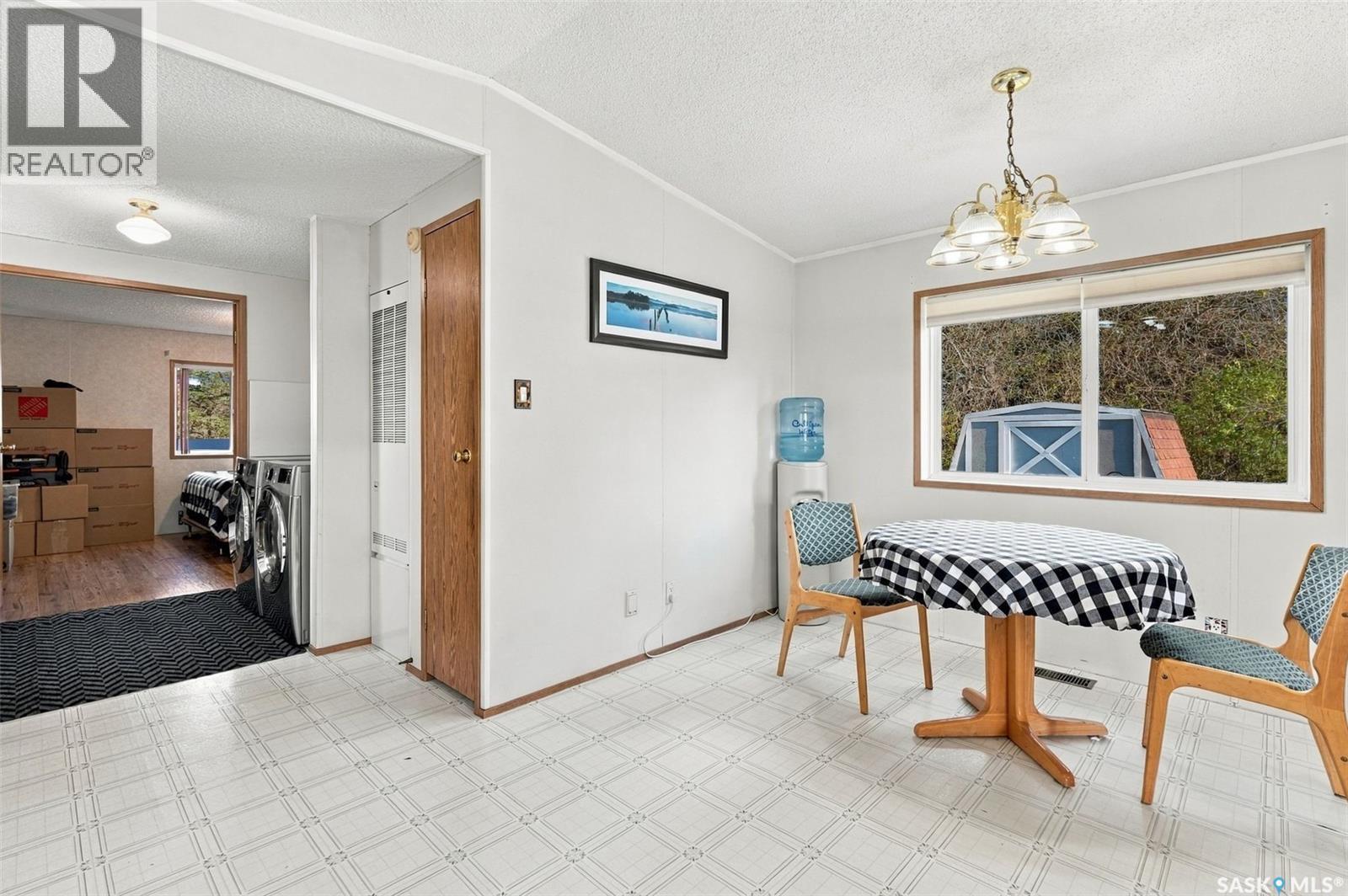 708 Main STREET S, Ituna — photo 17