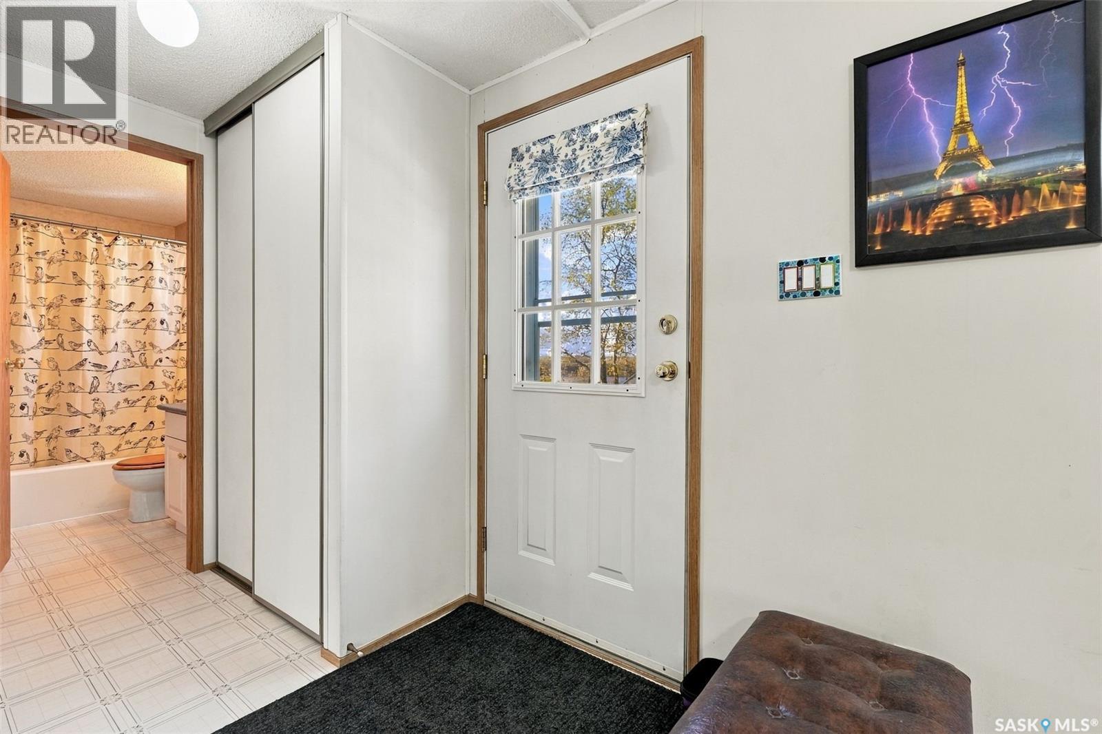 708 Main STREET S, Ituna — photo 3