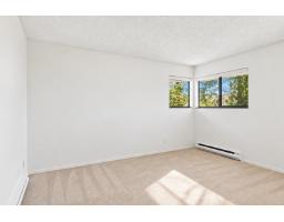 10511 Holly Park Lane, Surrey, BC V3R6X8 Photo 13