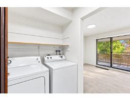10511 Holly Park Lane, Surrey, BC V3R6X8 Photo 17