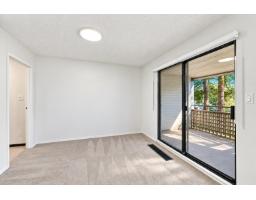10511 Holly Park Lane, Surrey, BC V3R6X8 Photo 11