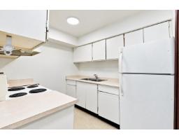 10511 Holly Park Lane, Surrey, BC V3R6X8 Photo 8