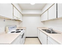 10511 Holly Park Lane, Surrey, BC V3R6X8 Photo 9