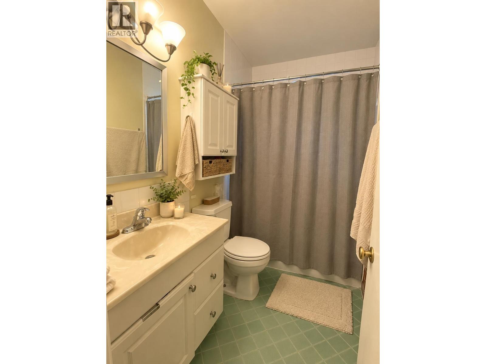 Photo of 4676 COMMERCIAL STREET 6