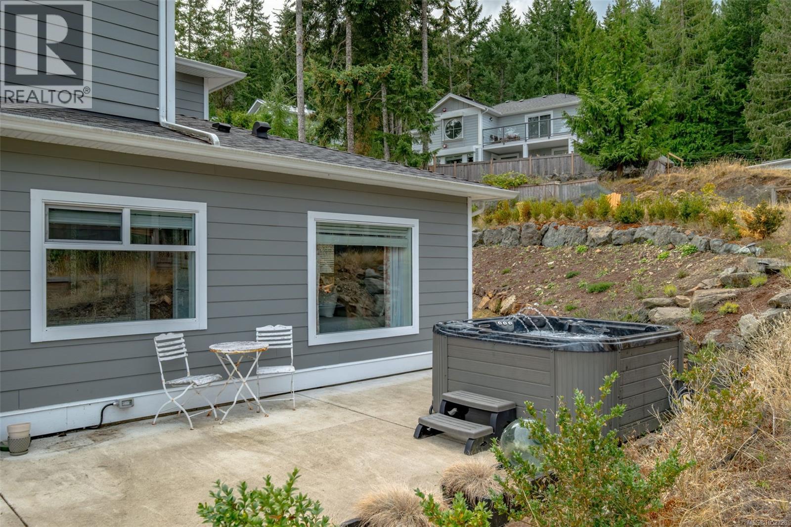 3112 Dolphin Dr - 29