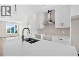 4pc Bathroom - 727 Lucas Boulevard Nw, Calgary, AB T3P2Y7 Photo 10