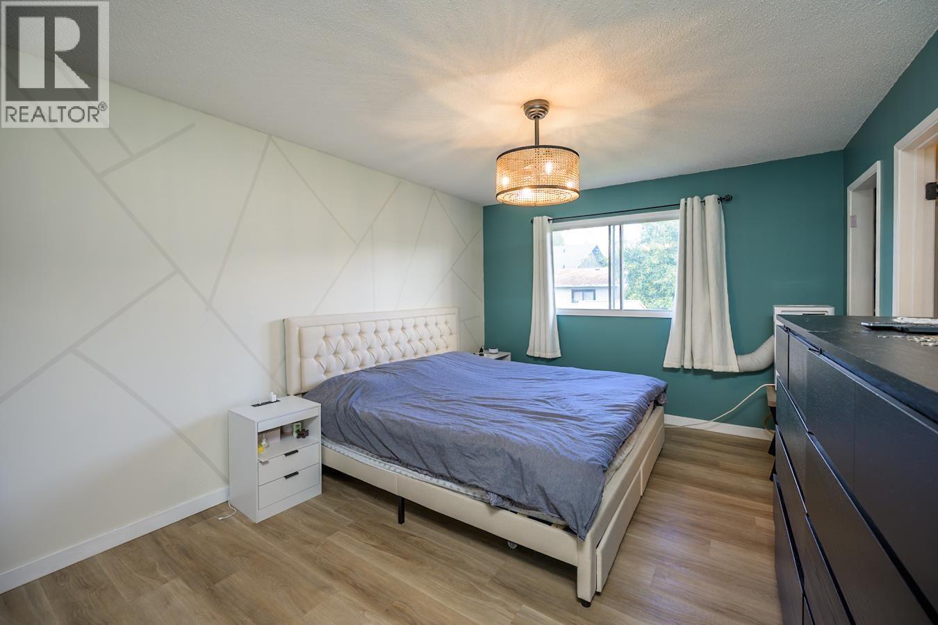192 MCDERMID DRIVE - 7