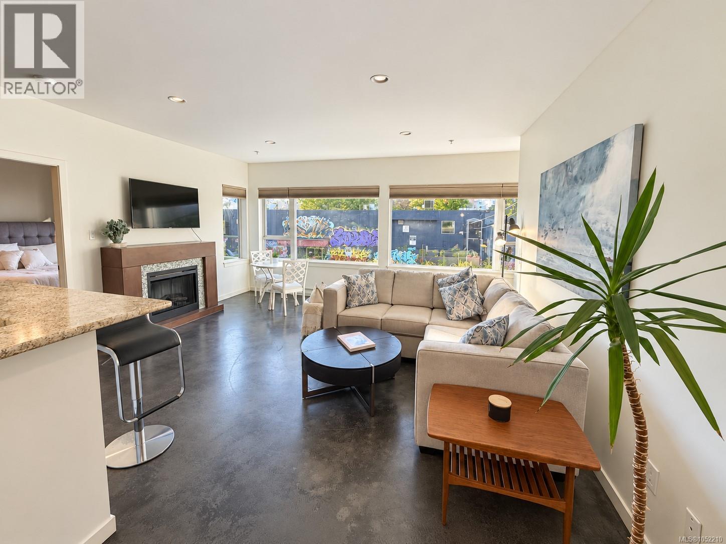 #201 848 Mason St - 3