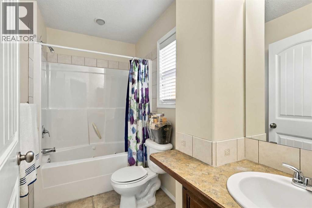 Listing photo – 72 Oak Drive, Red Deer