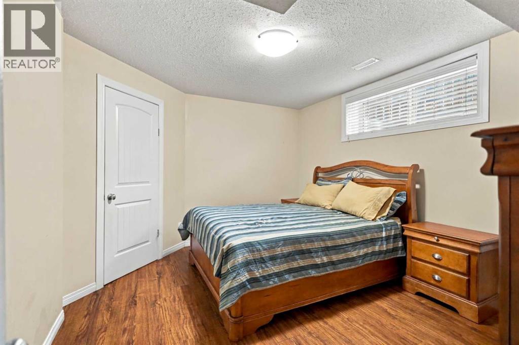 Listing photo – 72 Oak Drive, Red Deer