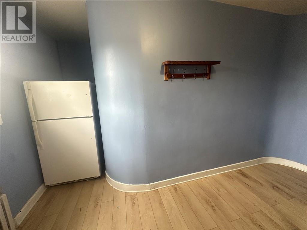 56 Riverside Drive Unit# 2, Sudbury — photo 3