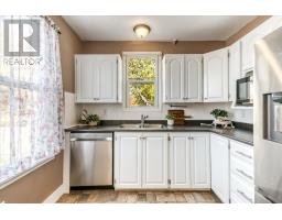 2 Mcnevin, Copper Cliff, ON P0M1N0 Photo 13