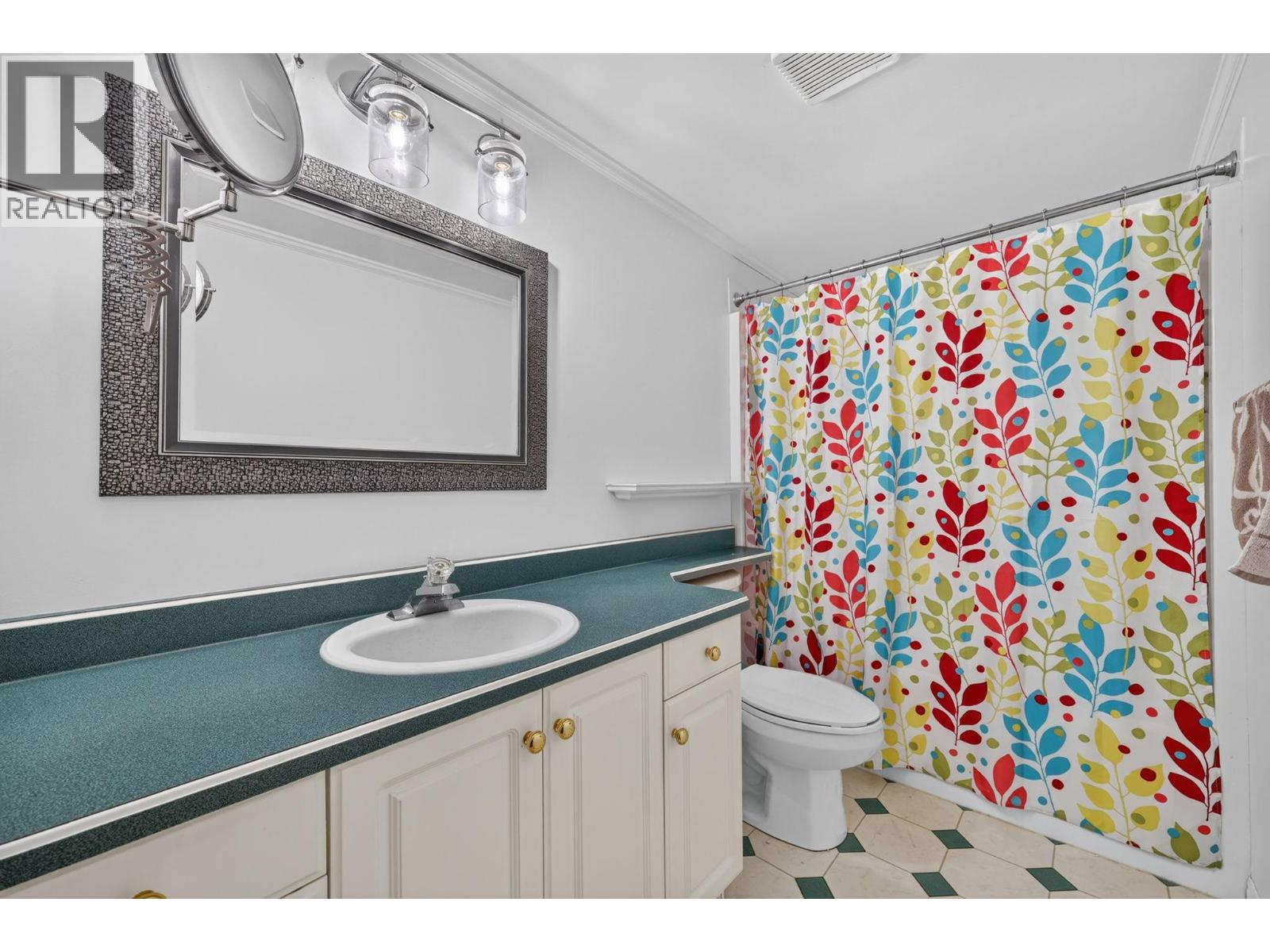 306 669 Houghton Road, Kelowna