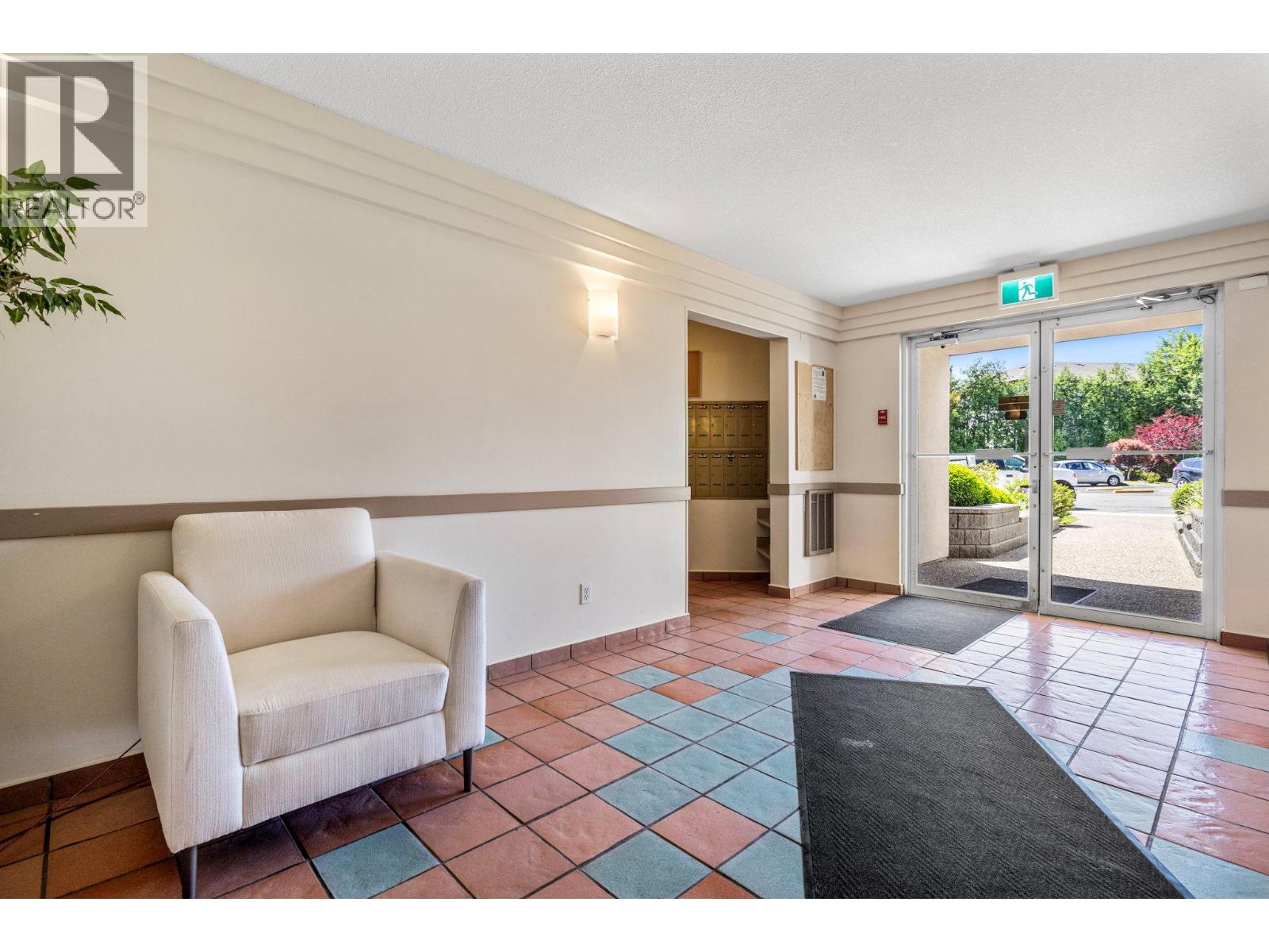 306 669 Houghton Road, Kelowna