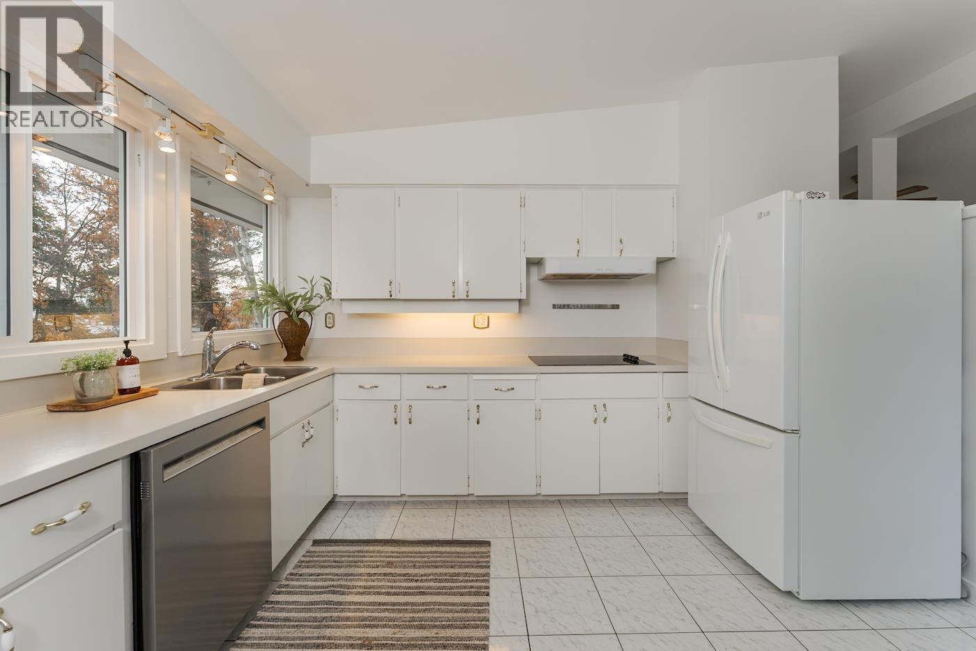 592 N QUINN STREET - 13