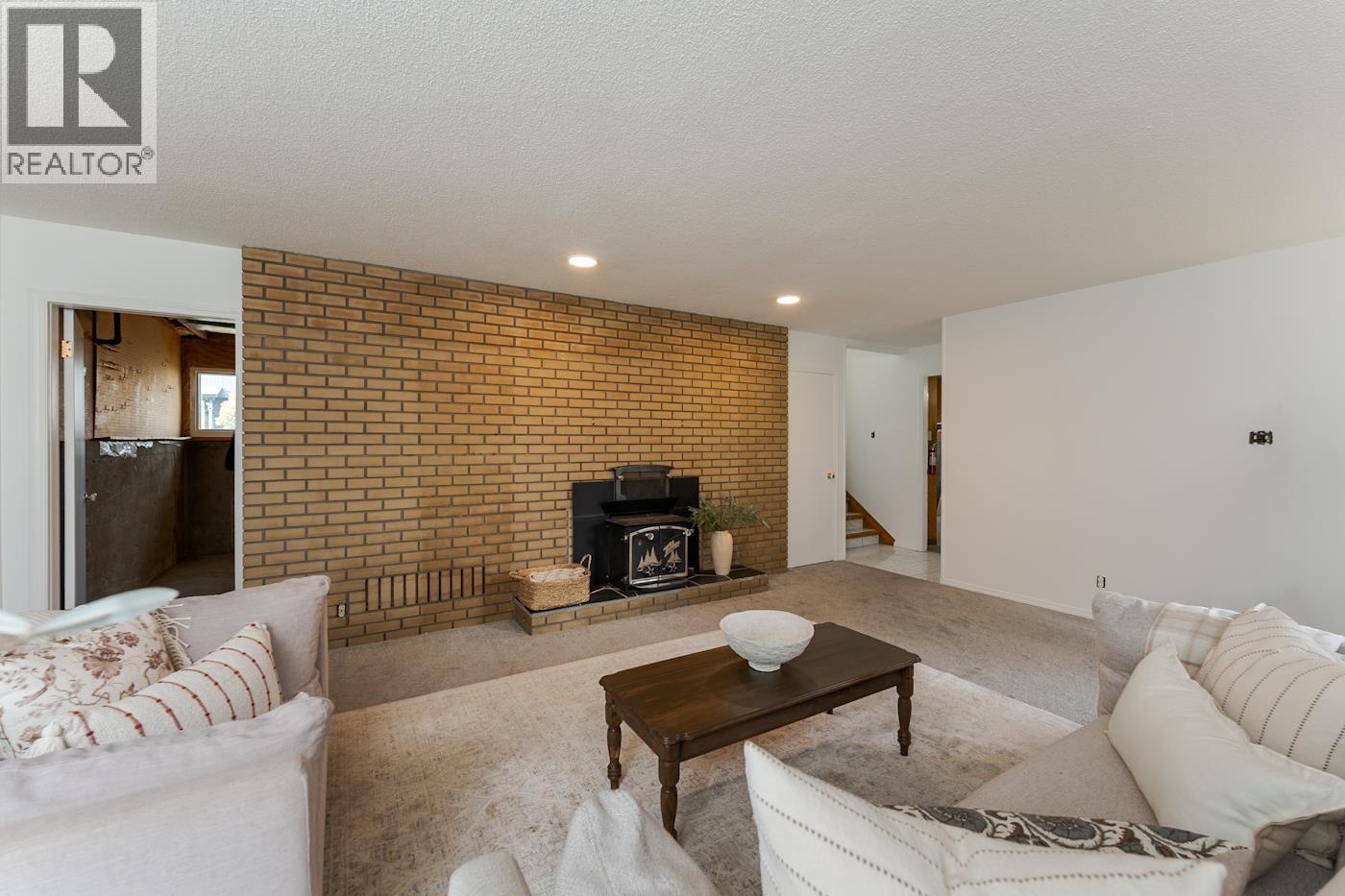 592 N QUINN STREET - 22