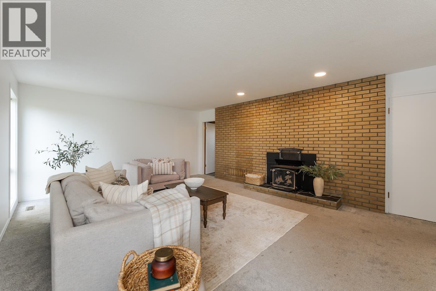 592 N QUINN STREET - 21