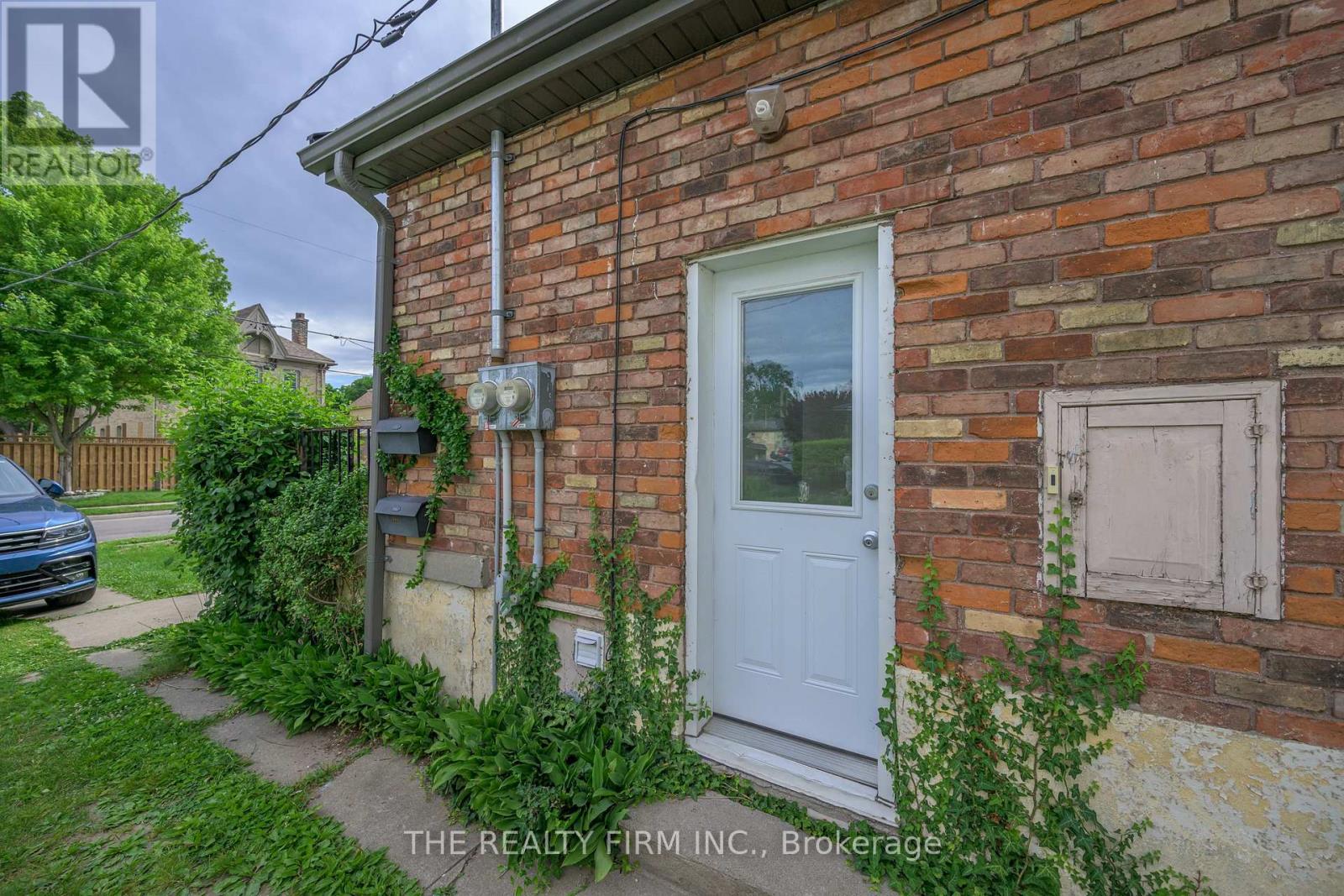 LOWER - 65 BYRON AVENUE E, London South (South F) — photo 2