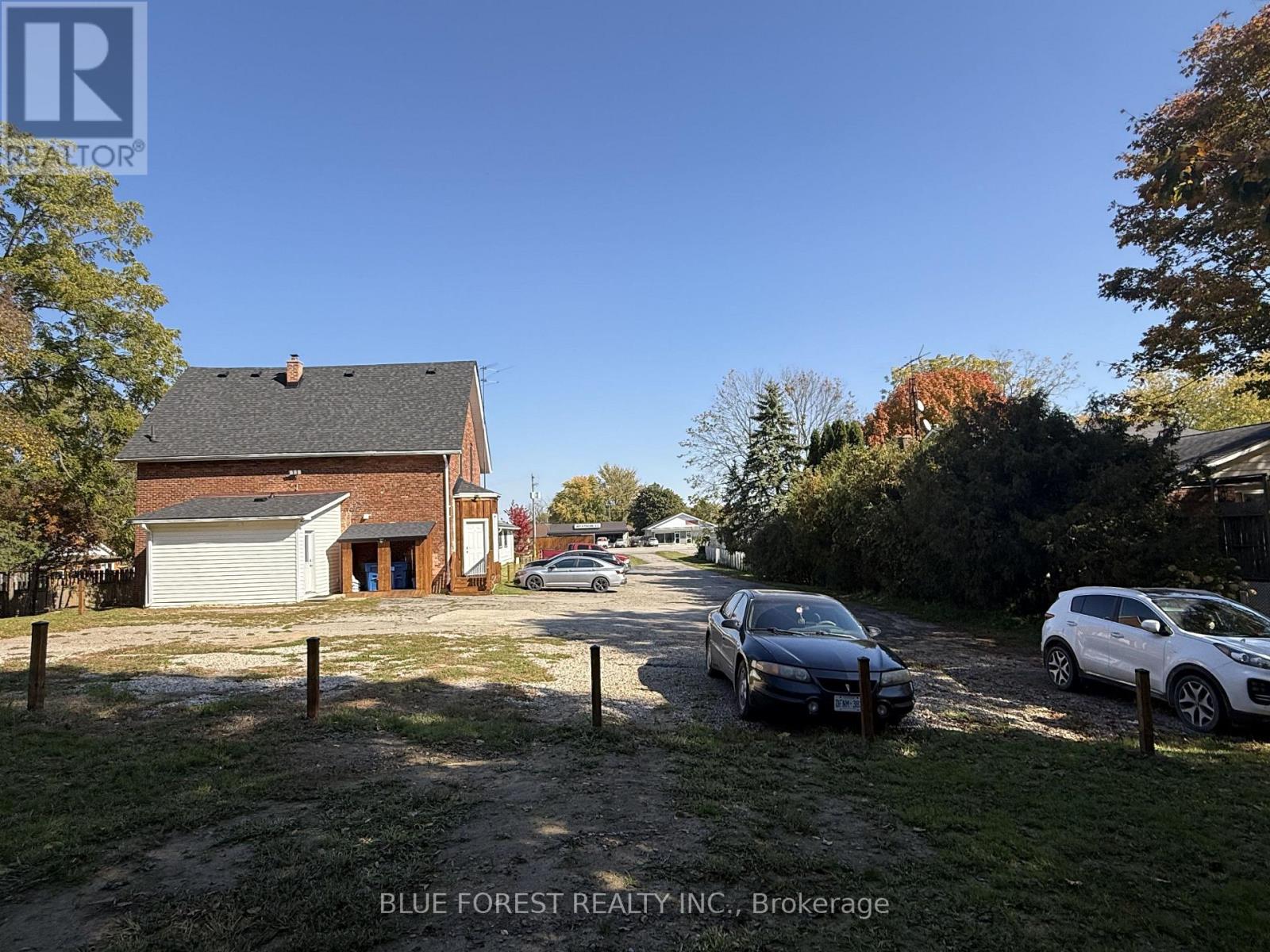 77 Erie photo 3