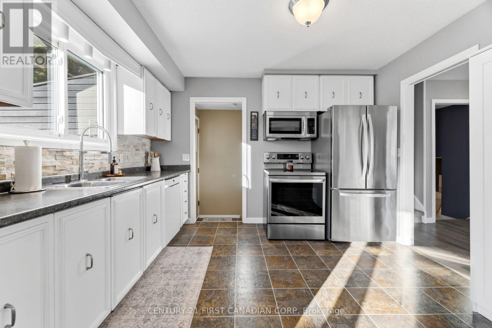 32831 RICHMOND STREET, Lucan Biddulph (Elginfield) — photo 9