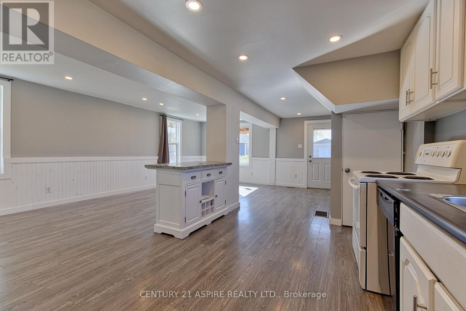 295 JULIEN STREET - 10