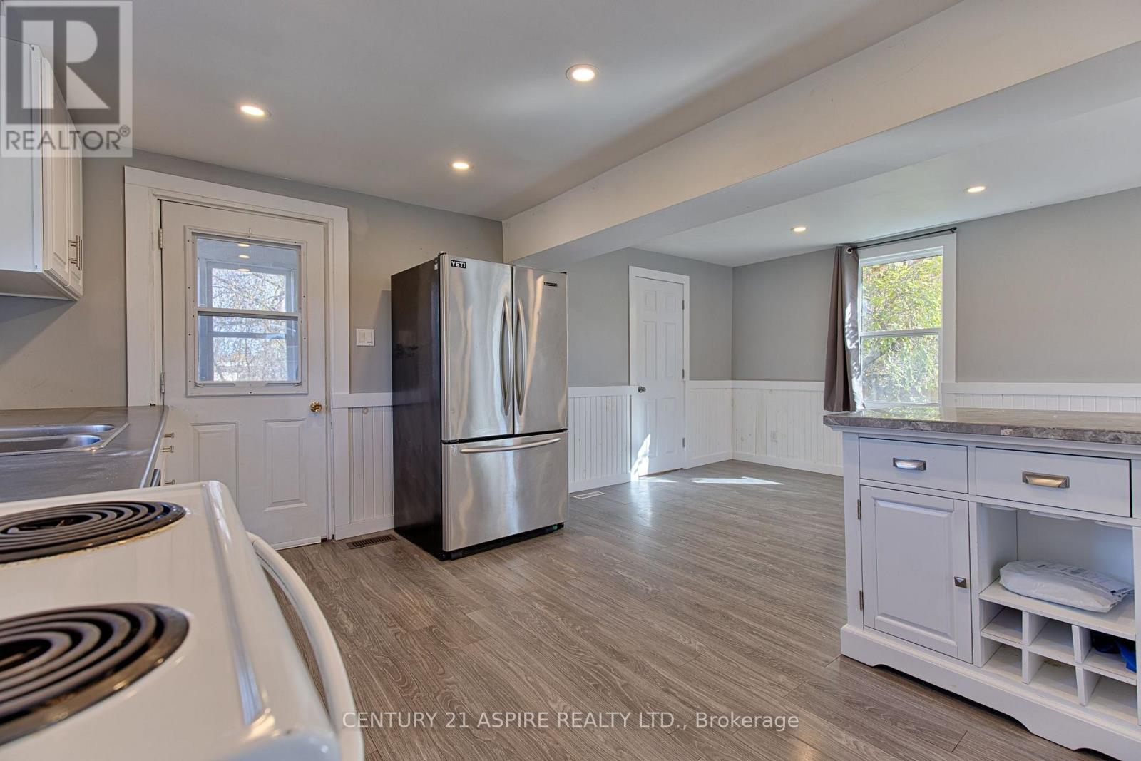 295 JULIEN STREET - 14