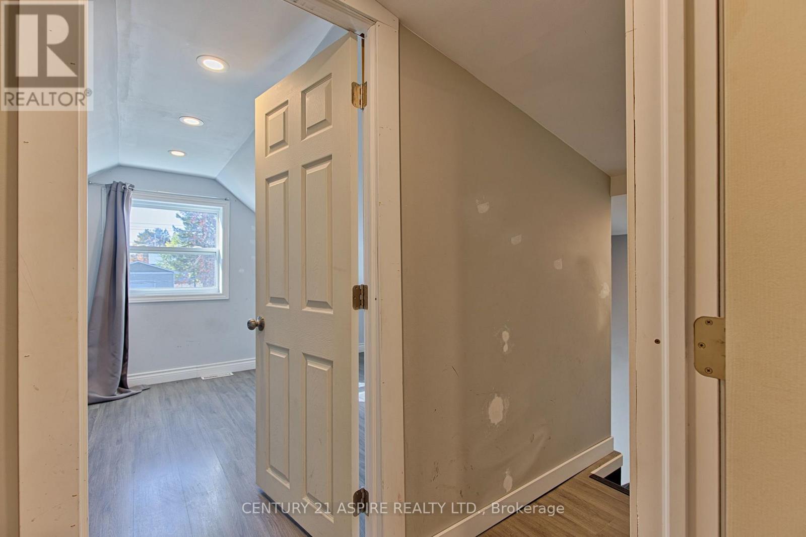 295 JULIEN STREET - 18
