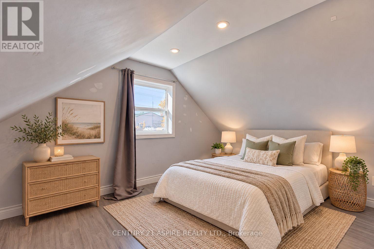 295 JULIEN STREET - 20