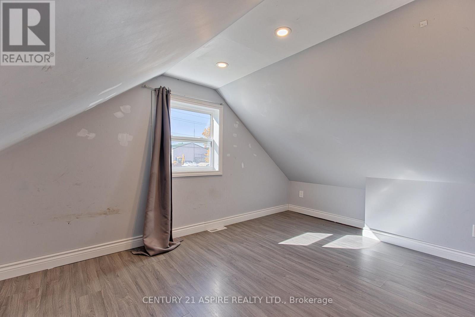 295 JULIEN STREET - 22