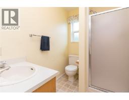 7453 Veyaness Rd, Central Saanich, BC V8M1V9 Photo 33
