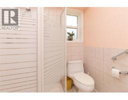 Entrance - 7453 Veyaness Rd, Central Saanich, BC V8M1V9 Photo 21