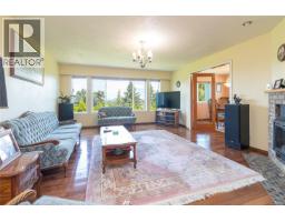 Kitchen - 7453 Veyaness Rd, Central Saanich, BC V8M1V9 Photo 8