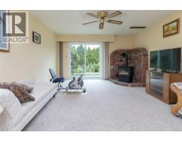 7453 Veyaness Rd, Central Saanich, BC V8M1V9 Photo 25