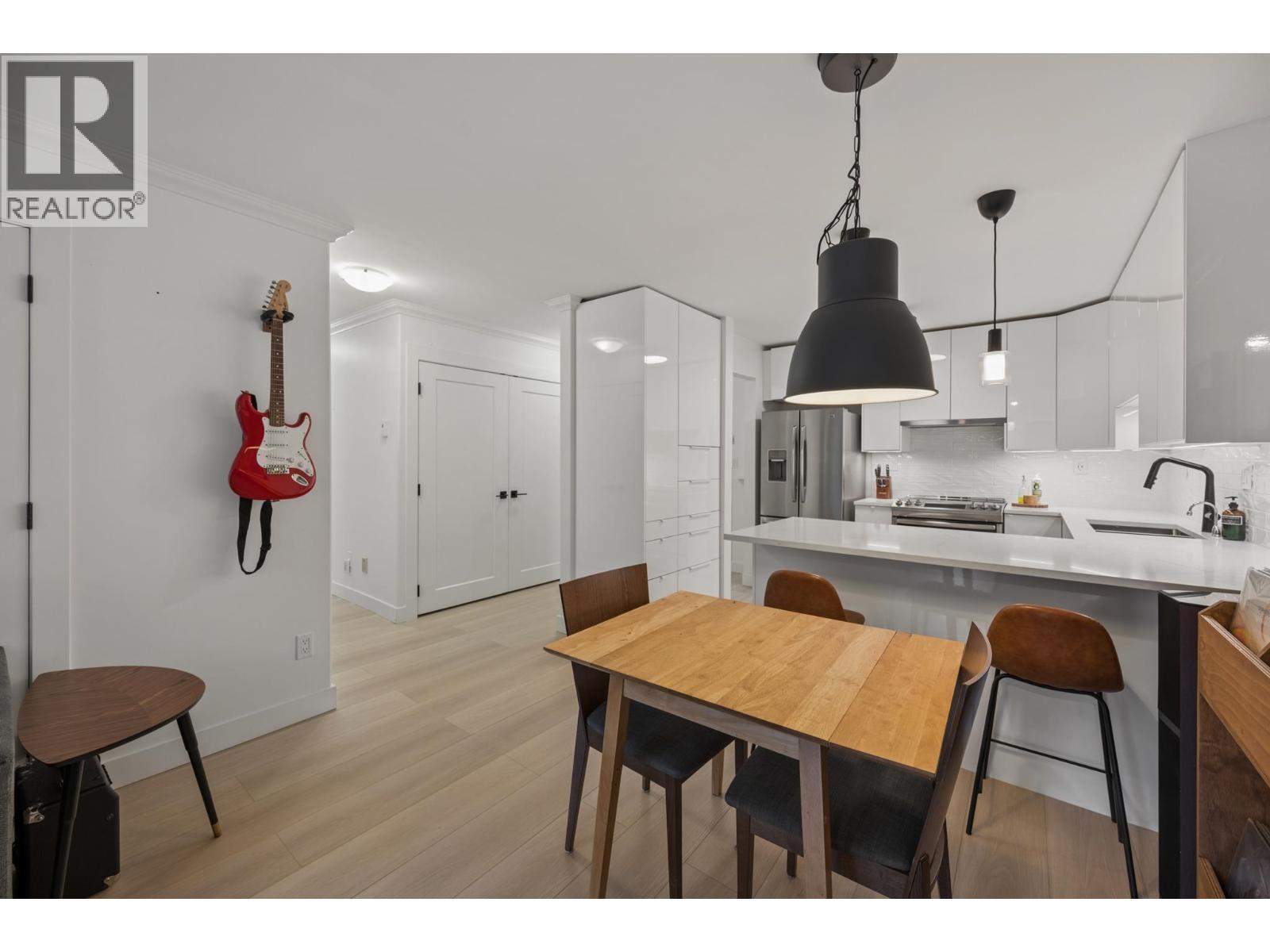 Photo of 113 74 MINER STREET 10