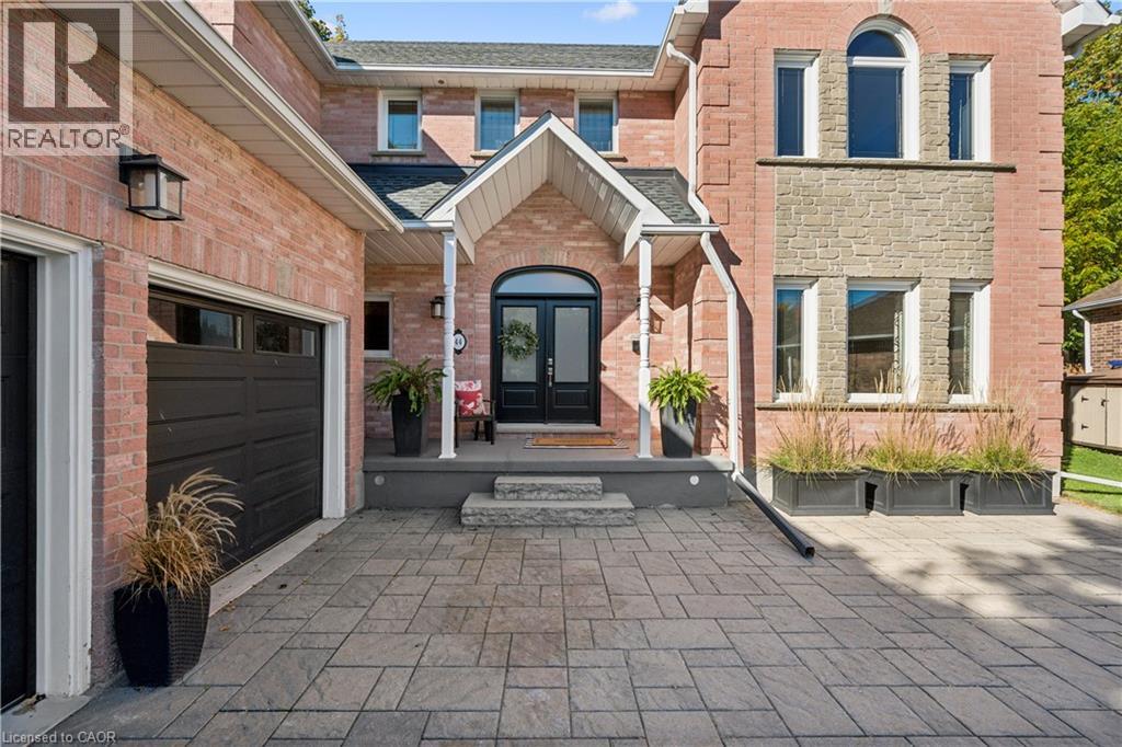 44 BREWSTER Place — photo 2