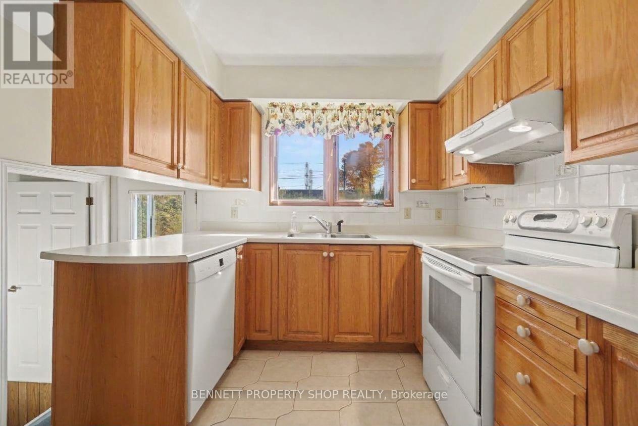 18 KINGSBURY AVENUE, Ottawa — photo 6