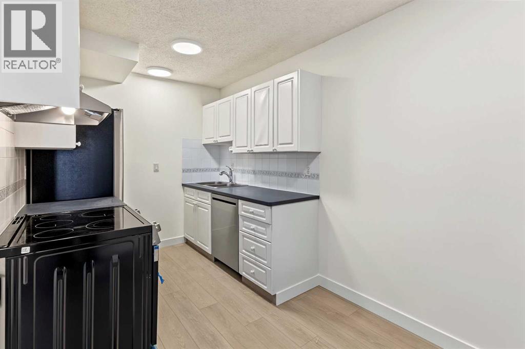 11, 5315 53 Avenue NW, Calgary — photo 9
