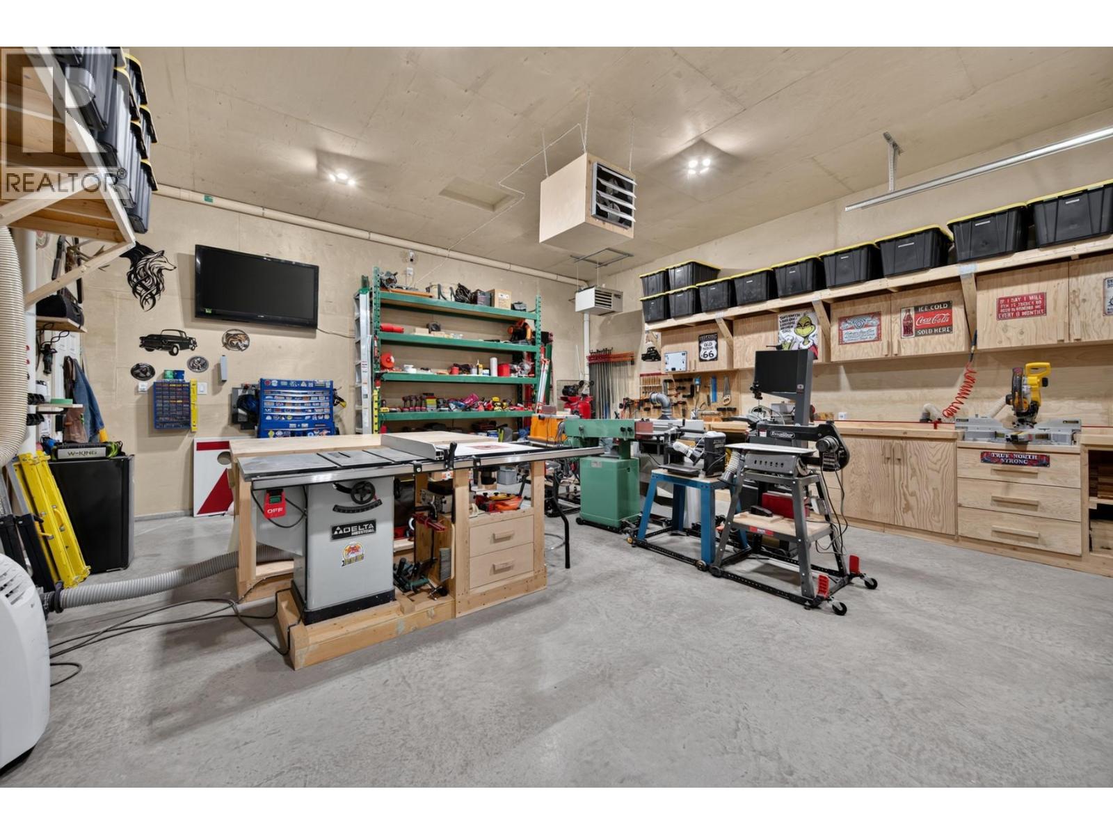 1410 Walnut Avenue, Merritt - Image 1
