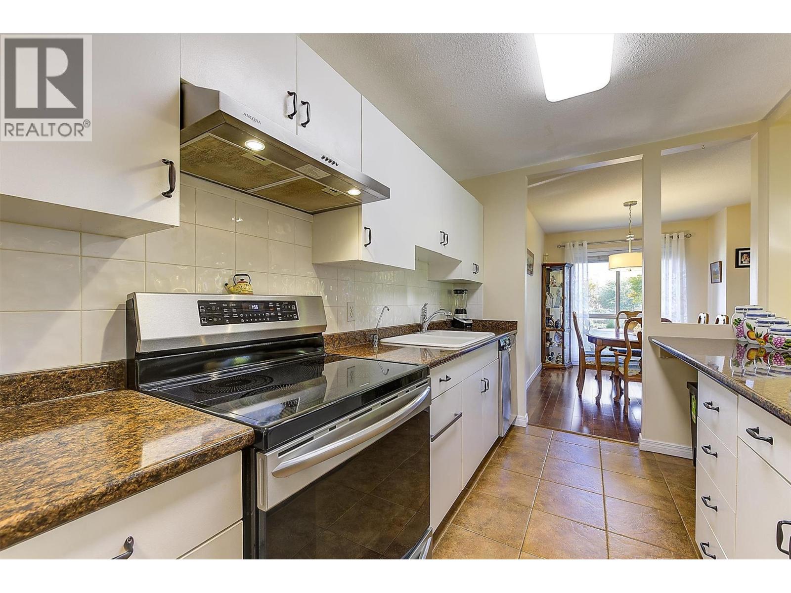 #311 709 Houghton Road - 10